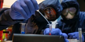 Pfizer Whistleblower Warns New Data Proves Vaccine Is Bioweapon   (VIDEO, 4 min)